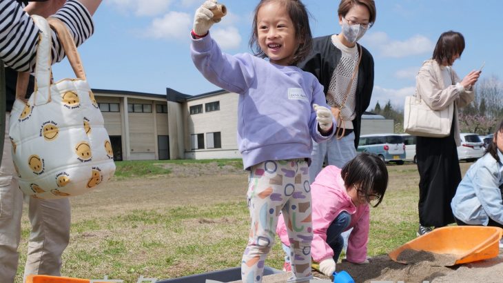 縄文遺跡で子どもたちが発掘体験　鹿角市