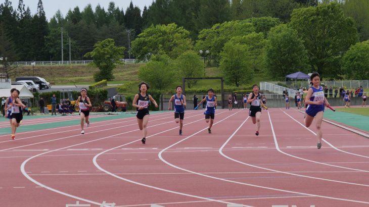 選手約１４０人で小学校陸上大会　鹿角地域