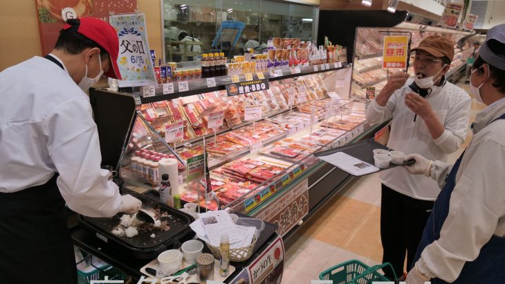 地元スーパーで試食宣伝会　ブランド牛肉「かづの牛」