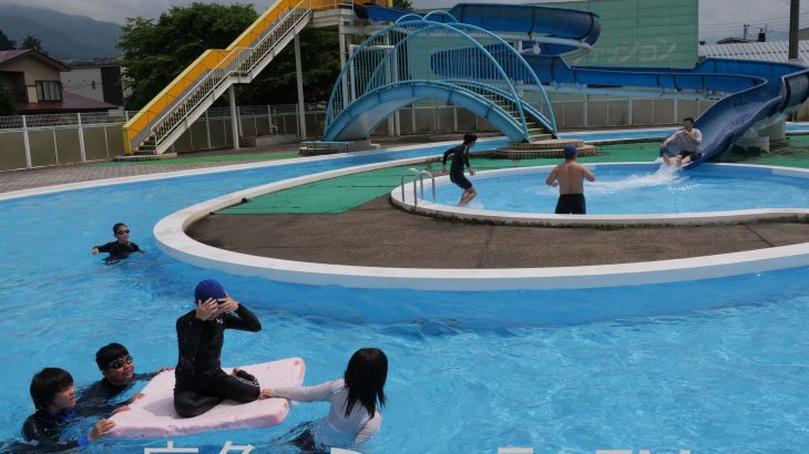市民プールがオープン、早速歓声　鹿角市