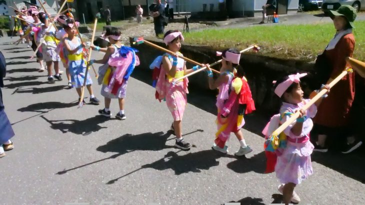 縮小も躍動的に奉納　鹿角市、大里の「先払舞」
