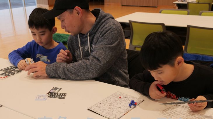 スマホより親子でプラモ作り　鹿角市で教室