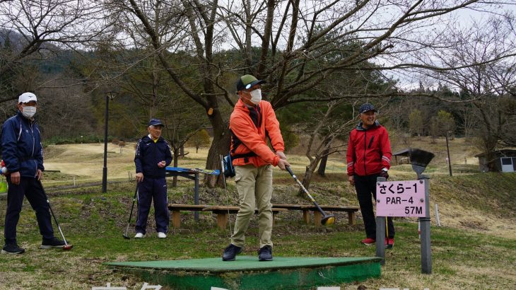 パークゴルフ場でシーズン開幕　鹿角市