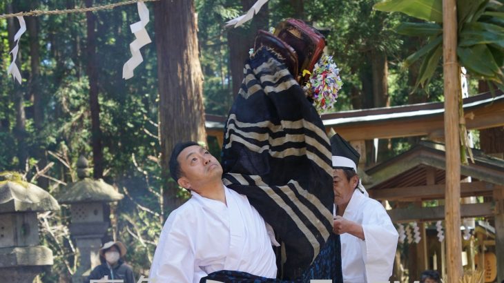 地域の平安祈る権現舞　鹿角市八幡平