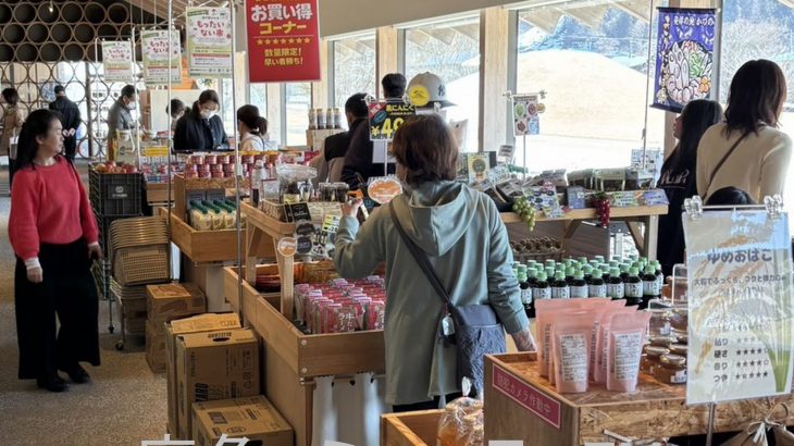 積極企画で誘客、８周年　鹿角市大湯の道の駅