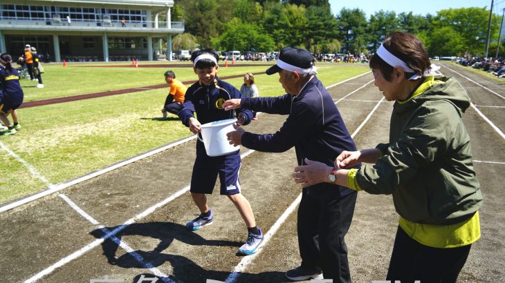 小中学校と地区で合同の運動会　鹿角市尾去沢
