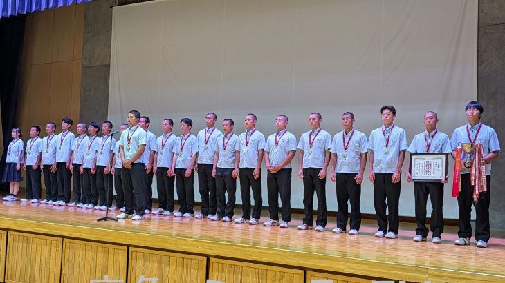 野球部の報告と大会作品の表彰伝達　鹿角高校