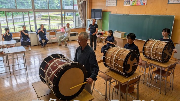 中学生が伝統５００年の神楽にふれる　鹿角市