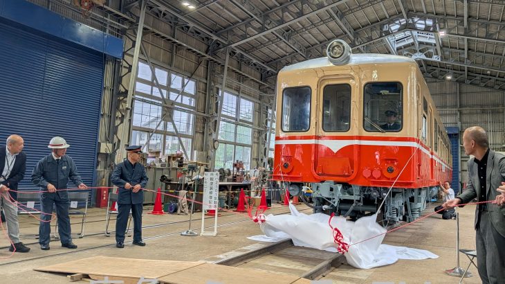 修復のディーゼルカー、一般公開　小坂町