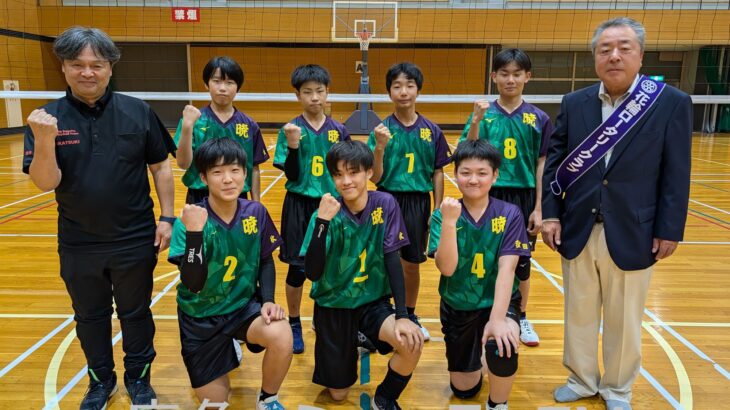 新チームにユニフォーム寄贈　鹿角市の社会奉仕団体